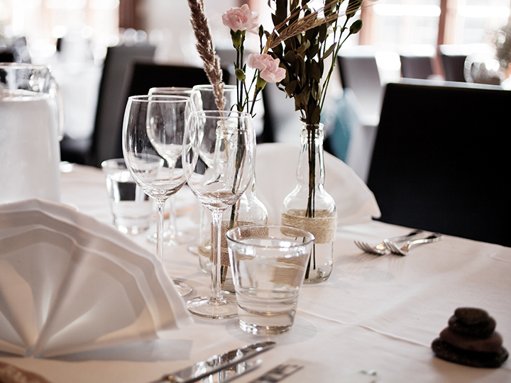 Kokoukset, Juhlat & Häät